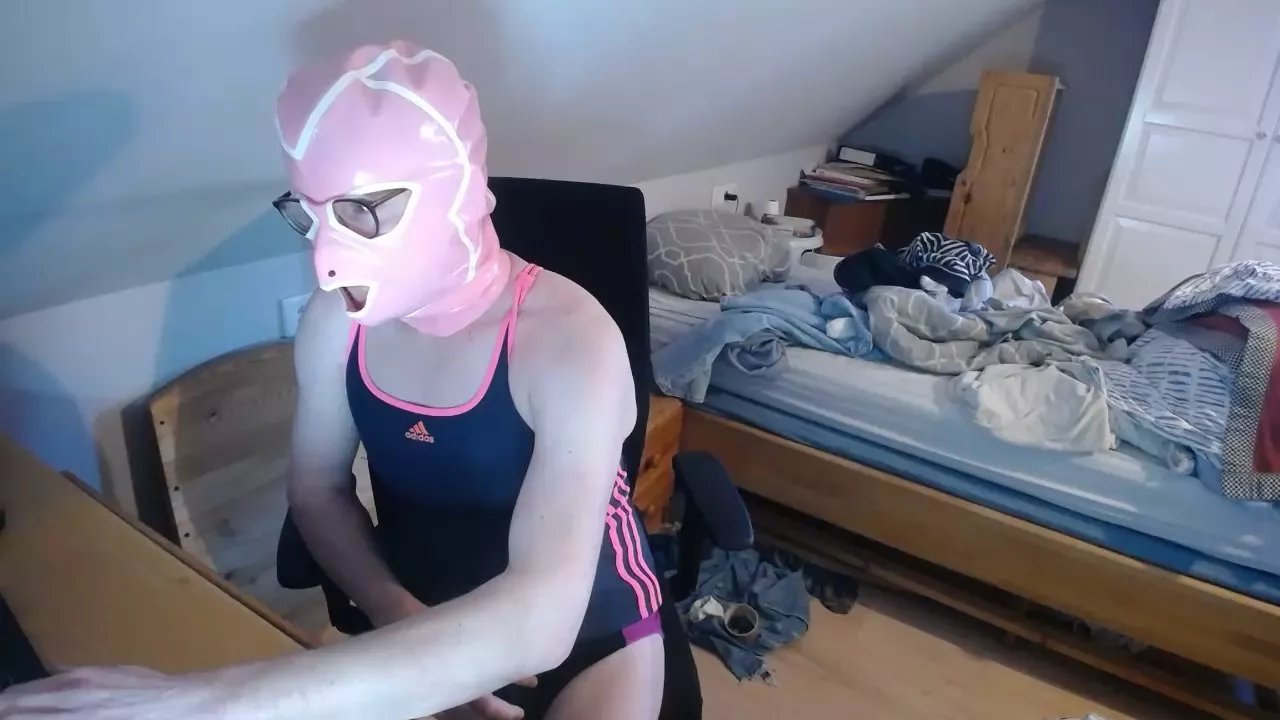 Offline Latexsissyfun on Cam4