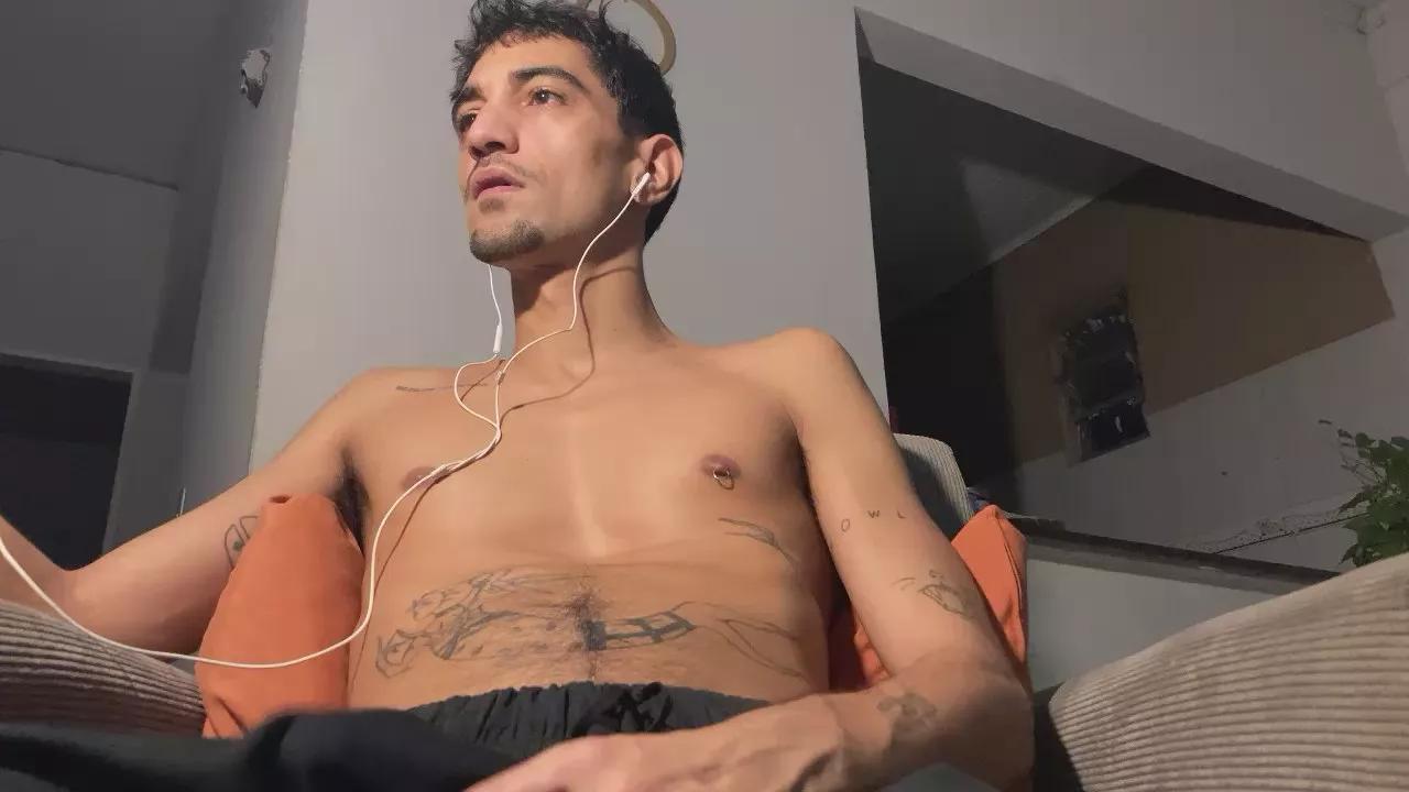 latindiablo666 on Cam4 