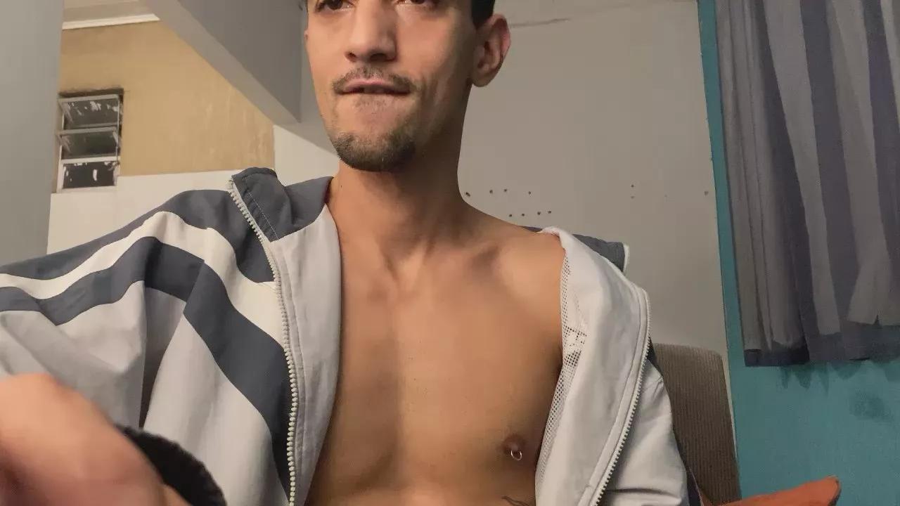 latindiablo666 on Cam4 