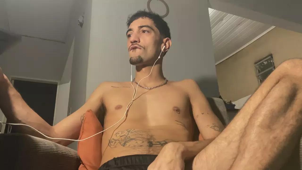 latindiablo666 on Cam4 