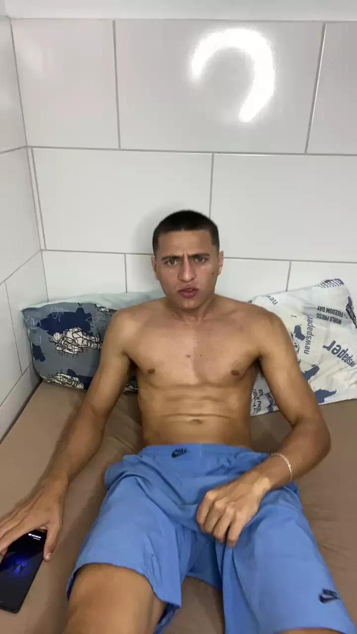 Leobessler_ on Cam4 