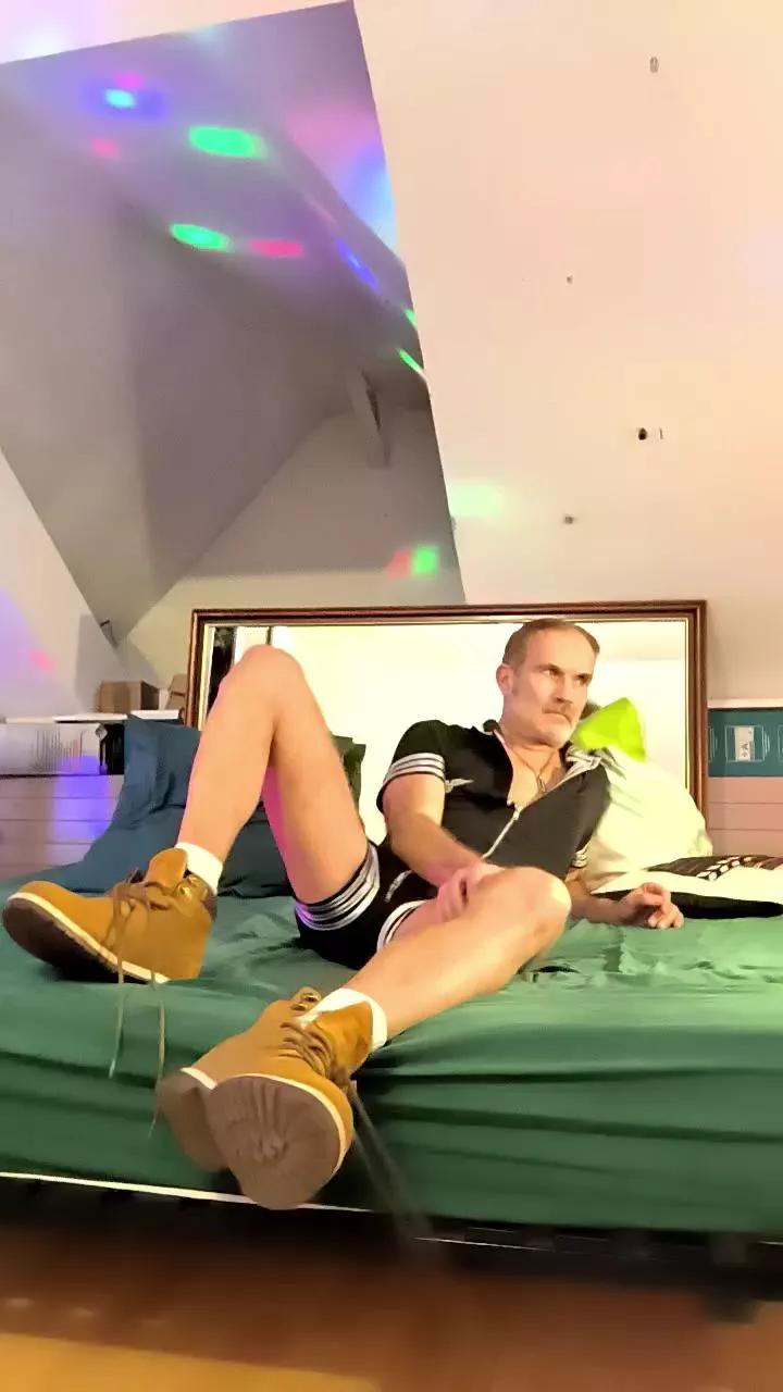leviking8 on Cam4 