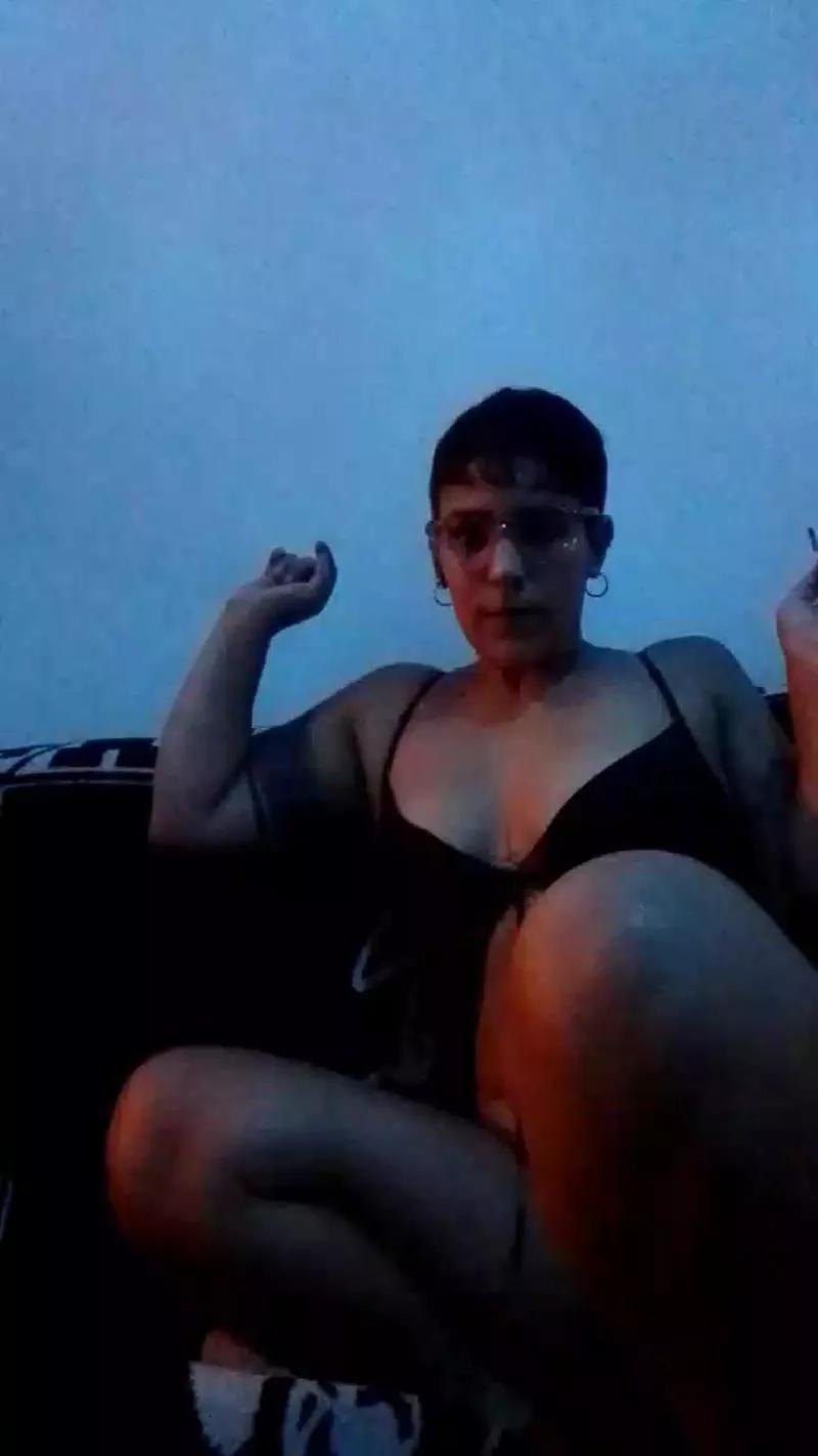 Lilalusttt on Cam4 