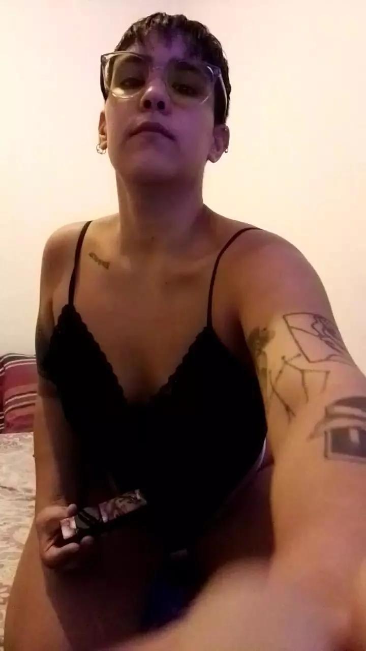 Lilalusttt on Cam4 