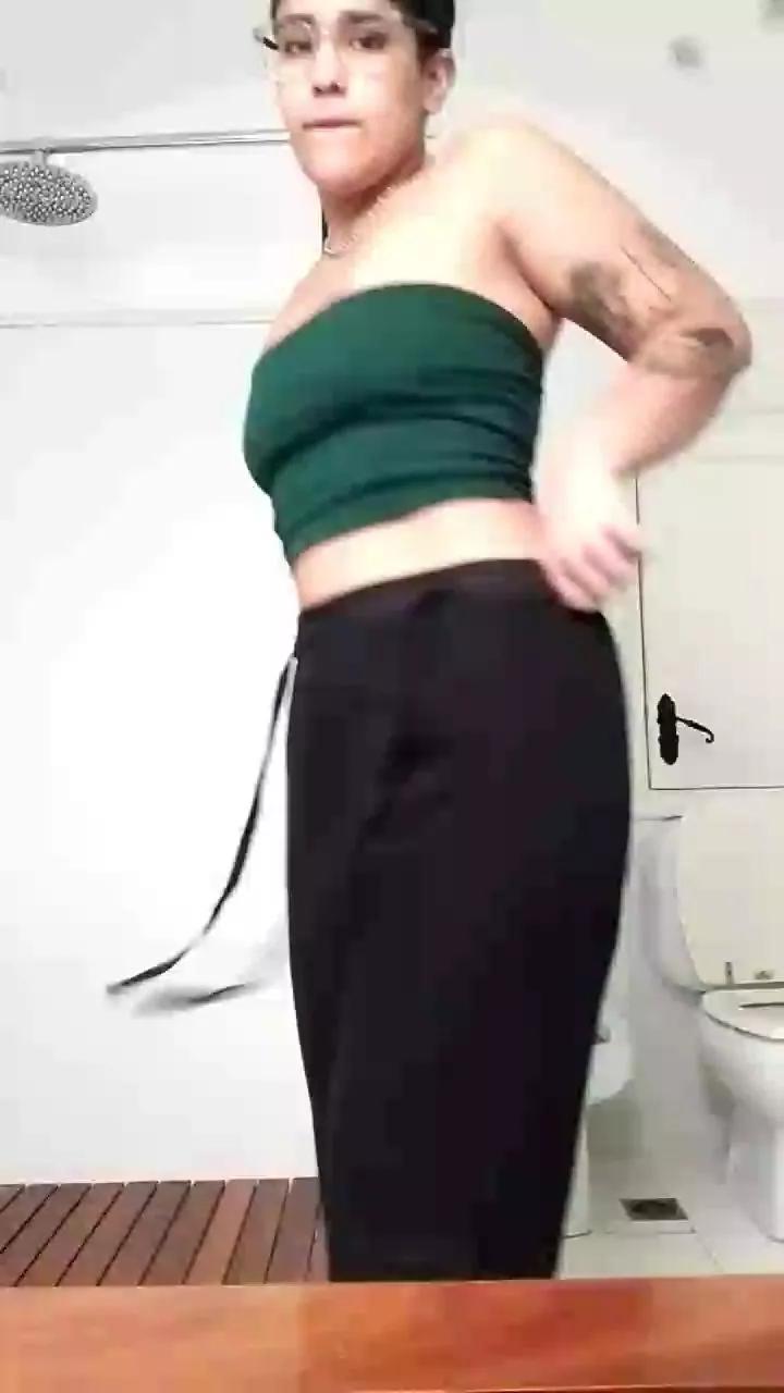 Lilalusttt on Cam4 
