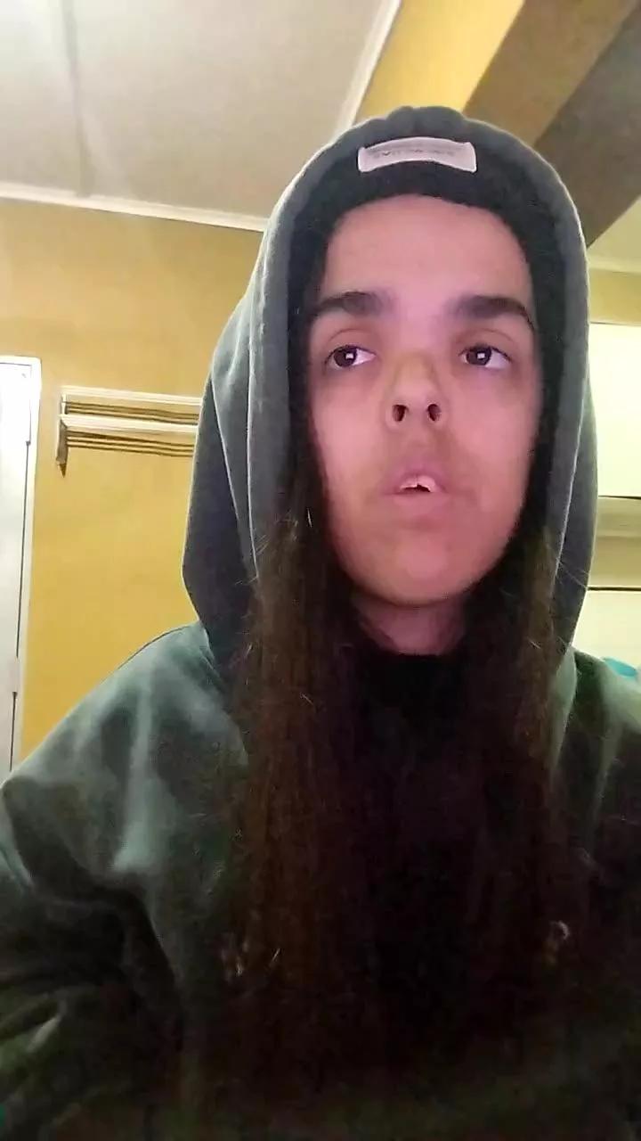 Littleegirl69 on Cam4 