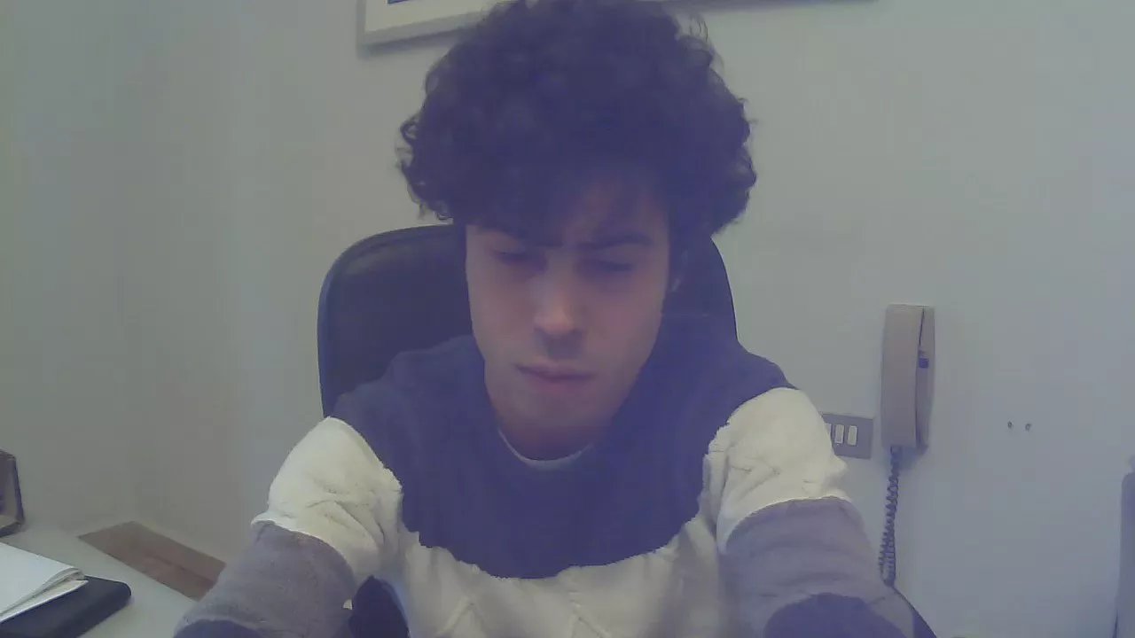 Offline LiukLGN98 on Cam4