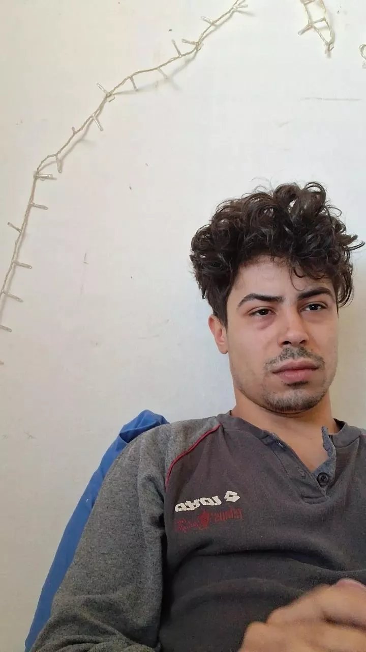 Offline LiukLGN98 on Cam4