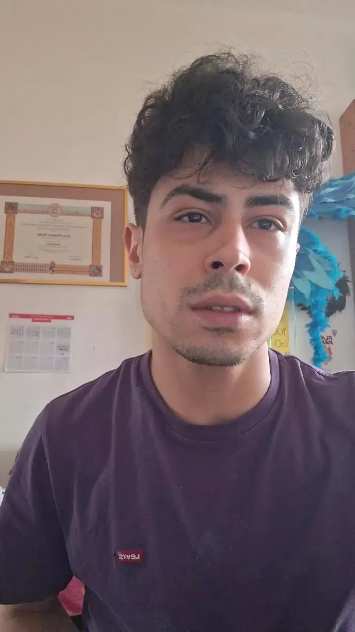 Offline LiukLGN98 on Cam4