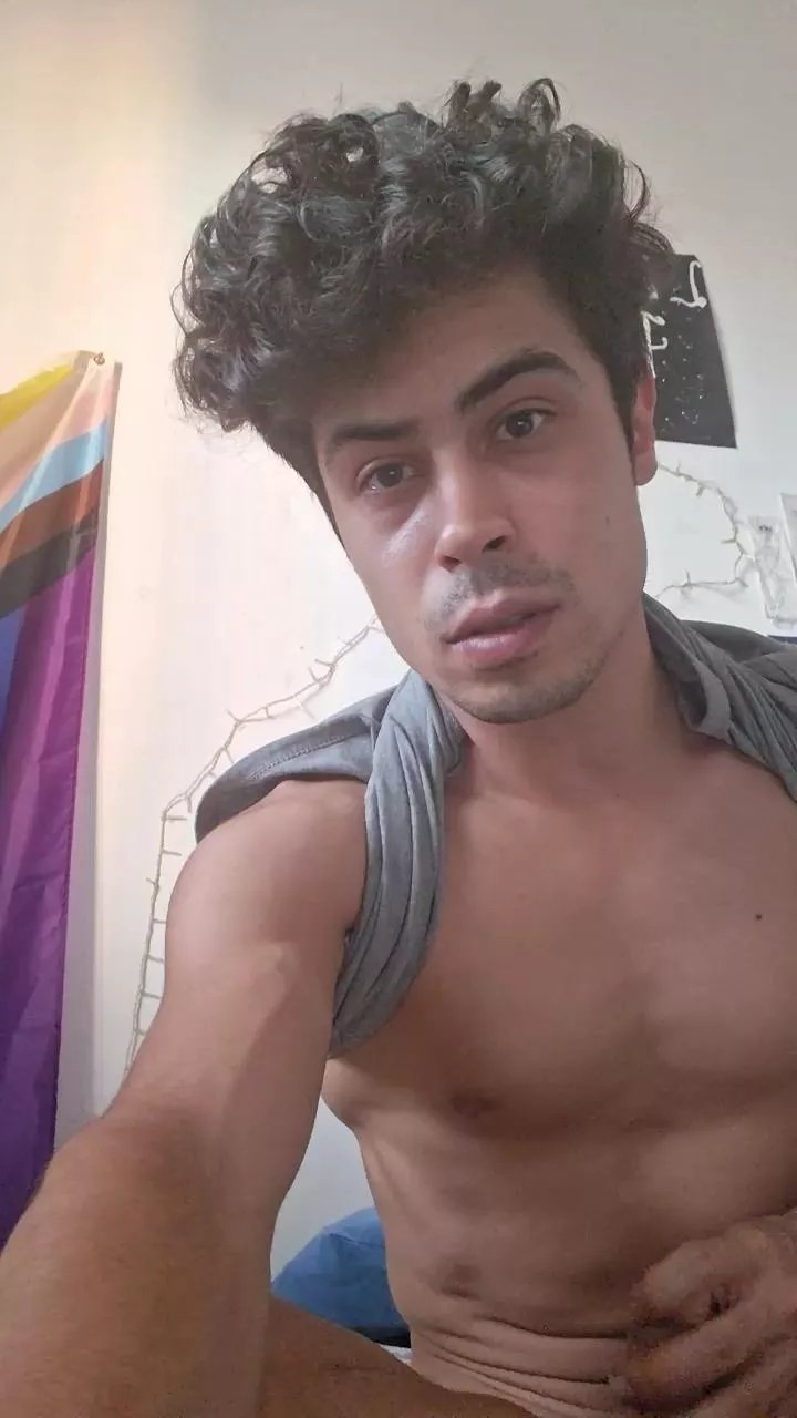 Offline LiukLGN98 on Cam4