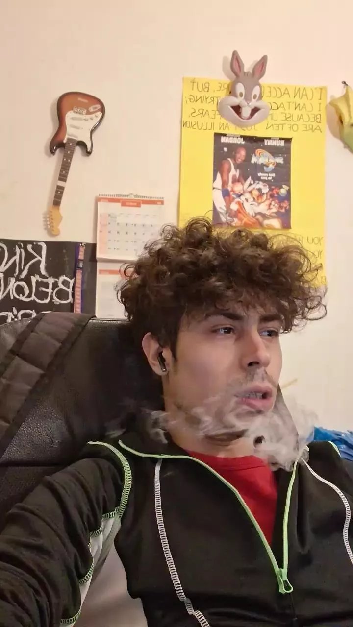 Offline LiukLGN98 on Cam4