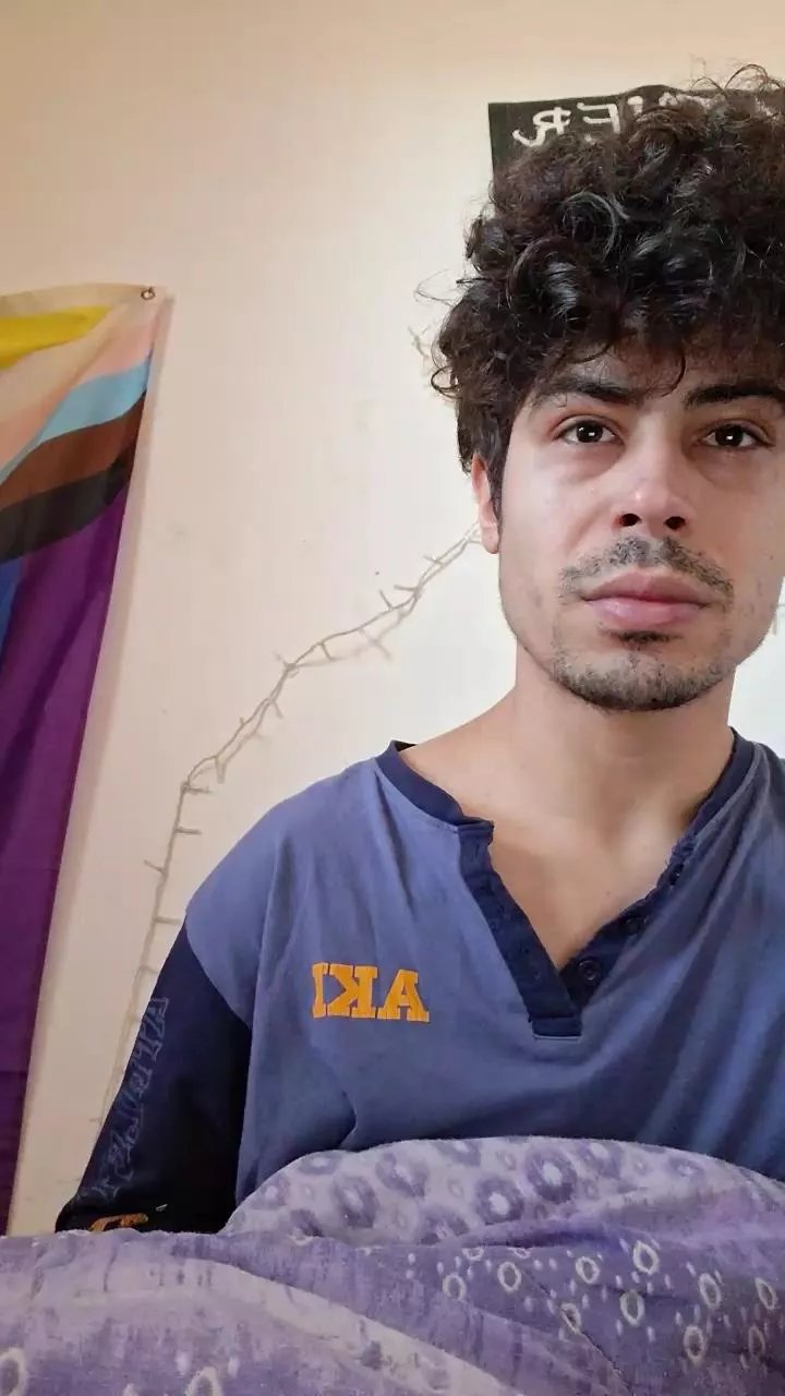 Offline LiukLGN98 on Cam4