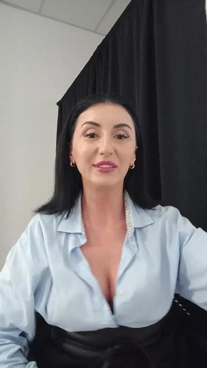 Lola05love on Cam4 