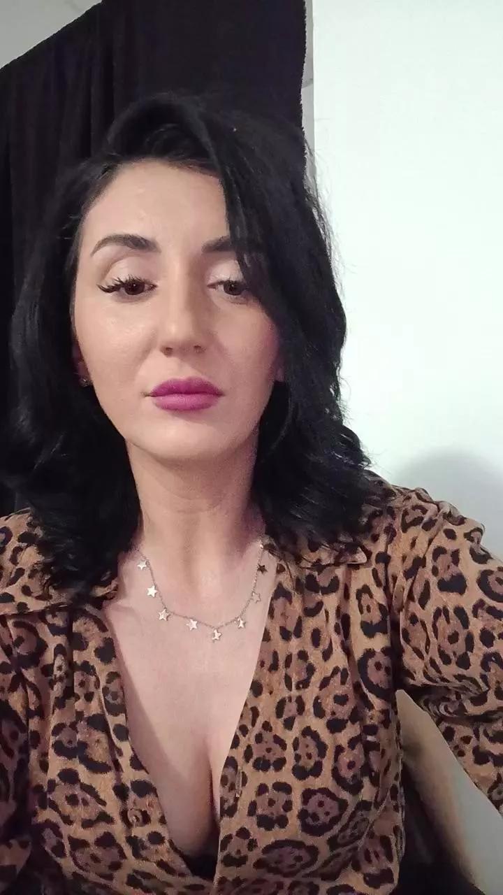 Lola05love on Cam4 