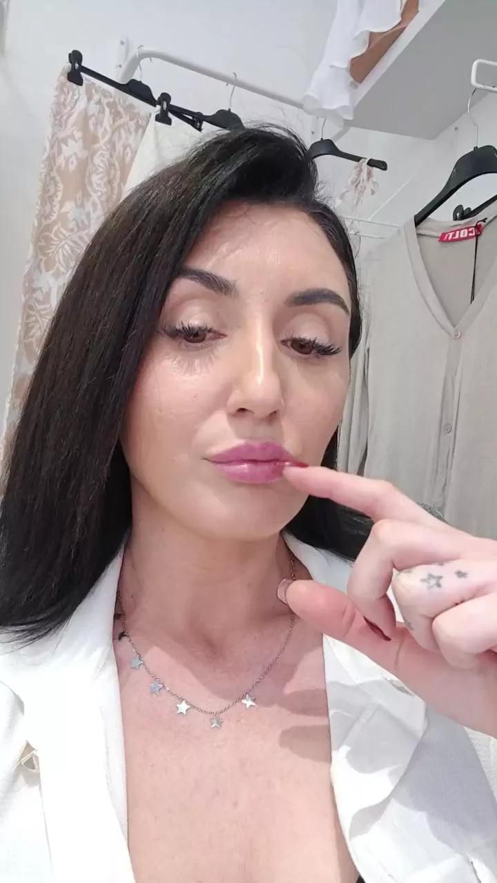 Lola05love on Cam4 