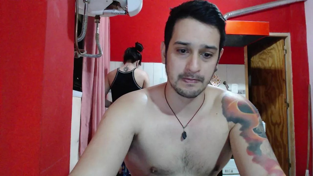 Offline lorena320 on Cam4