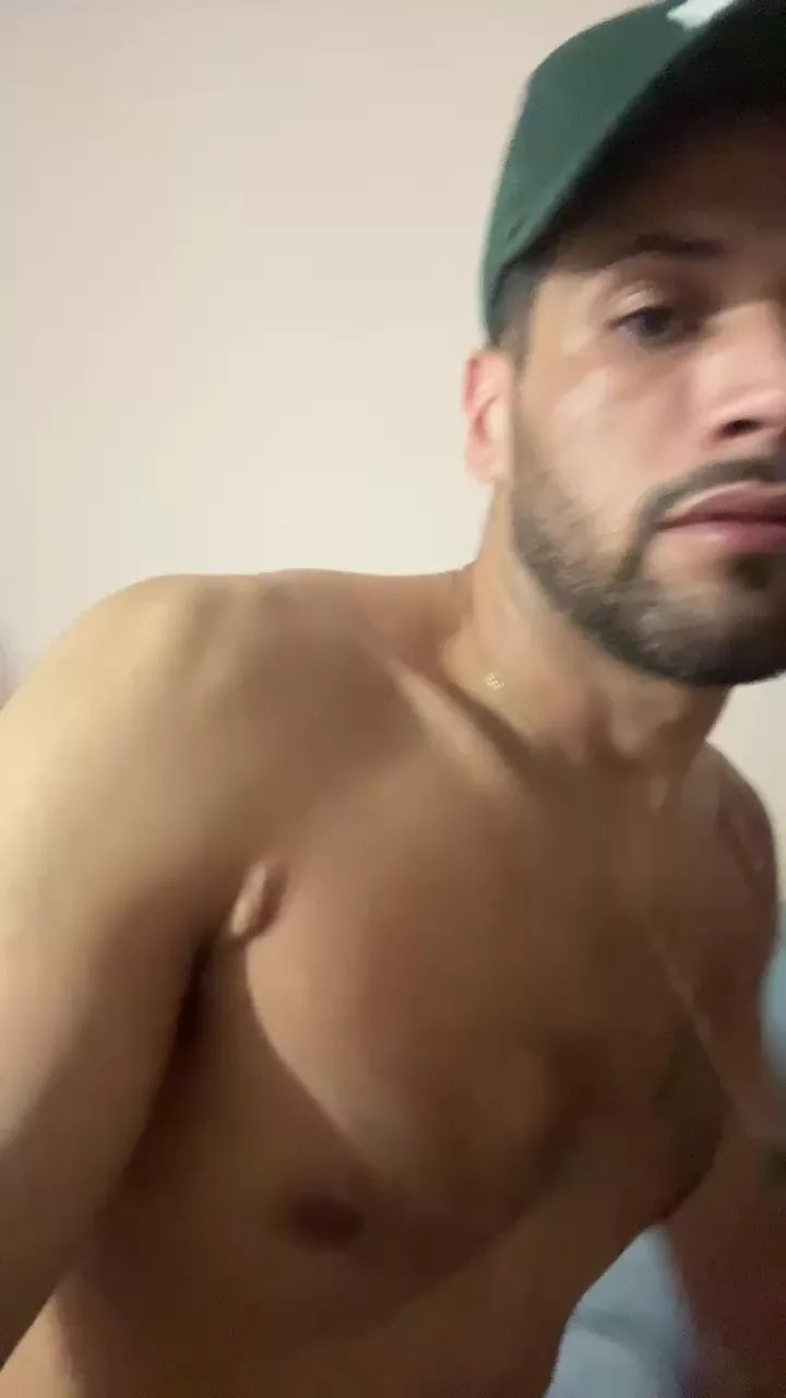 Offline Lsanzo on Cam4