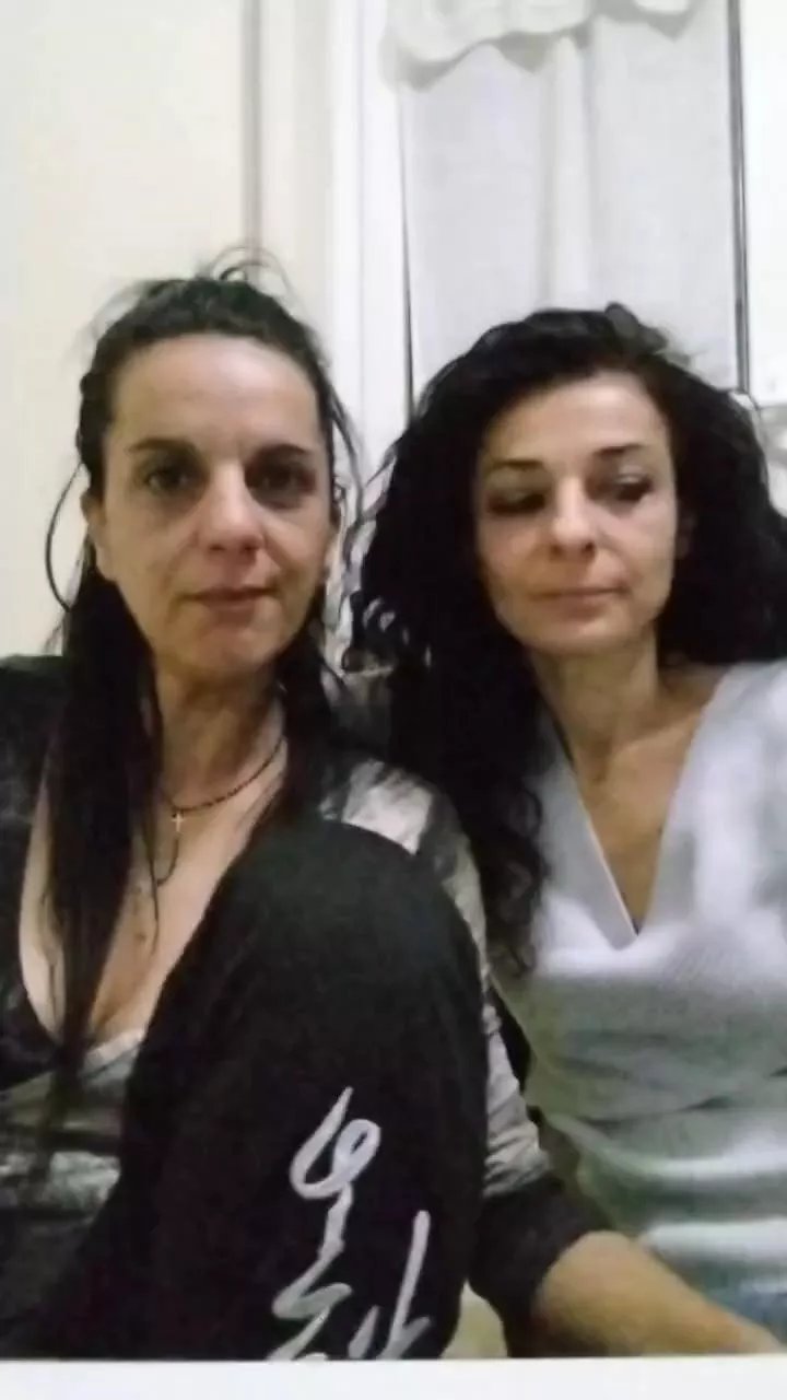 Offline LuciaeGraziella on Cam4