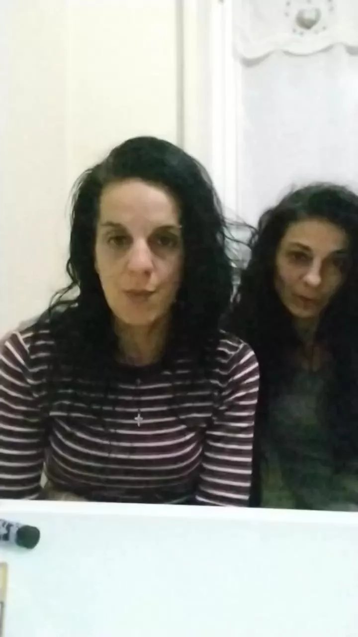 Offline LuciaeGraziella on Cam4