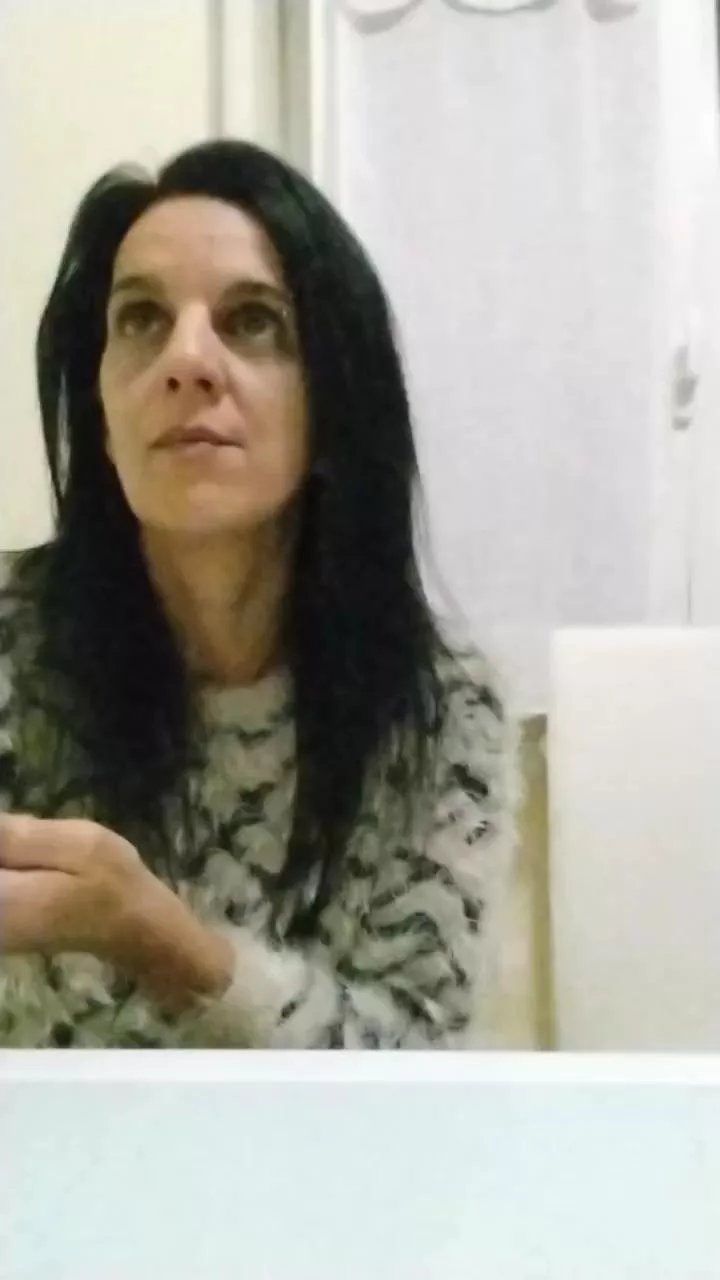 Offline LuciaeGraziella on Cam4