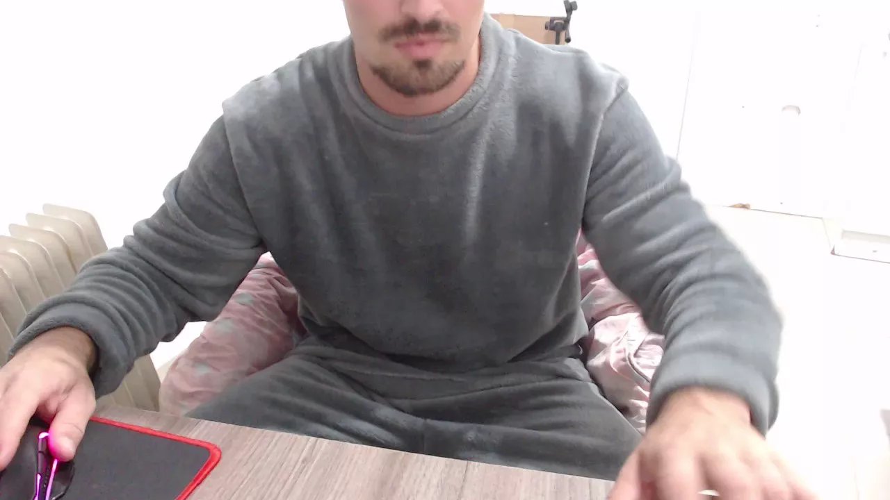 Offline luciferrhoades on Cam4