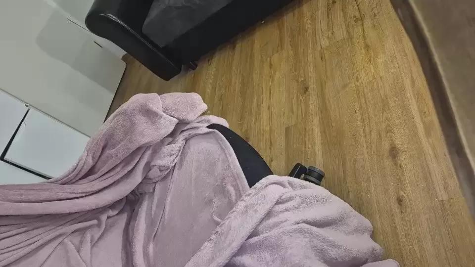 LuckyBong on Cam4 