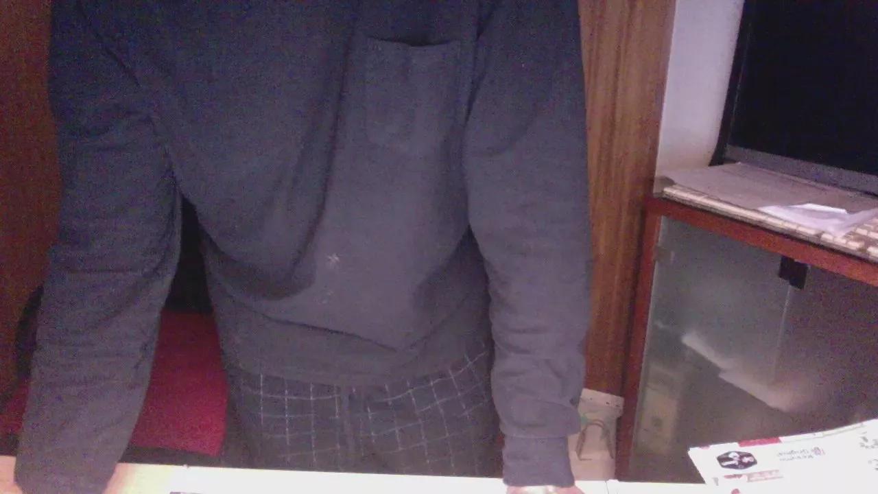 Luis18444 on Cam4 