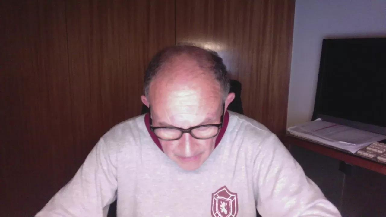 Luis18444 on Cam4 