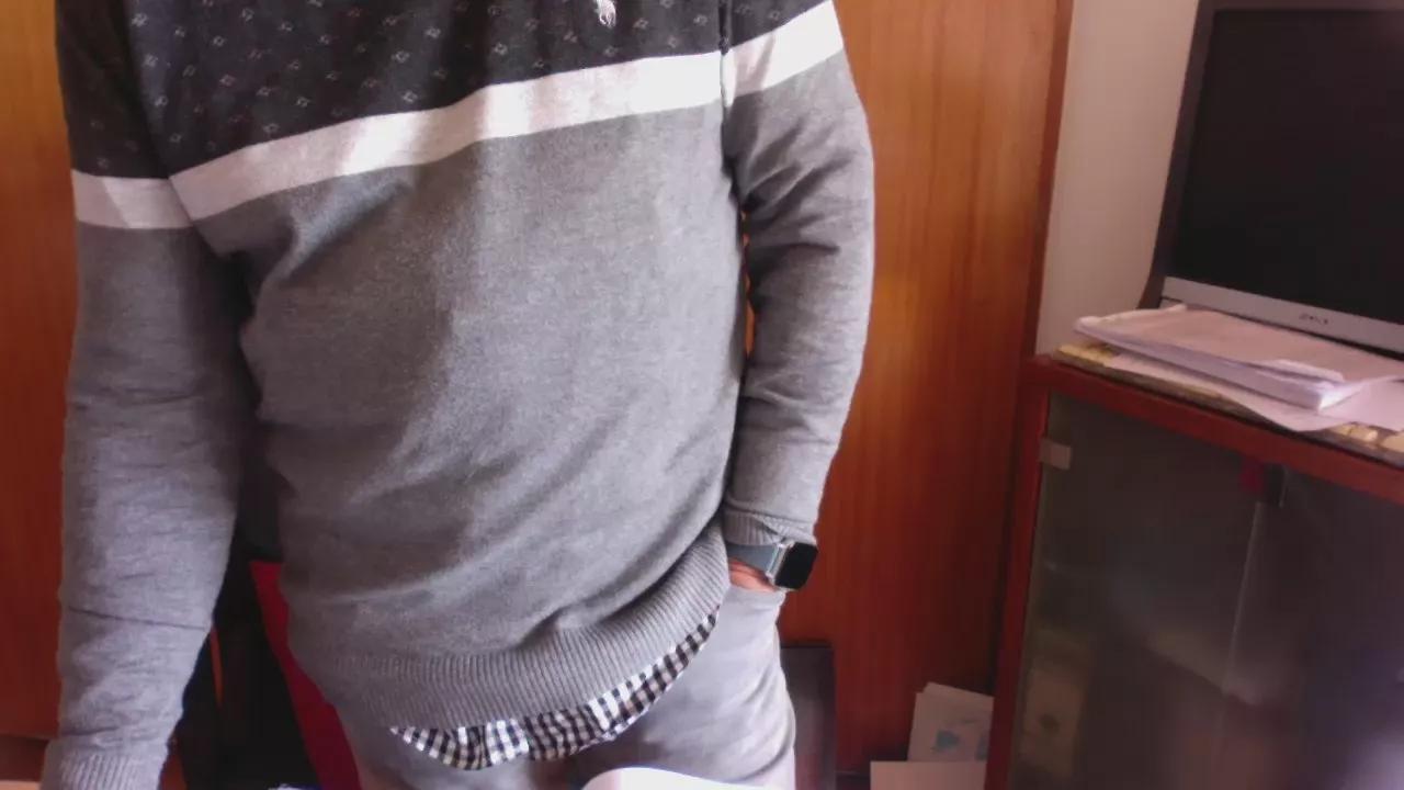 Luis18444 on Cam4 