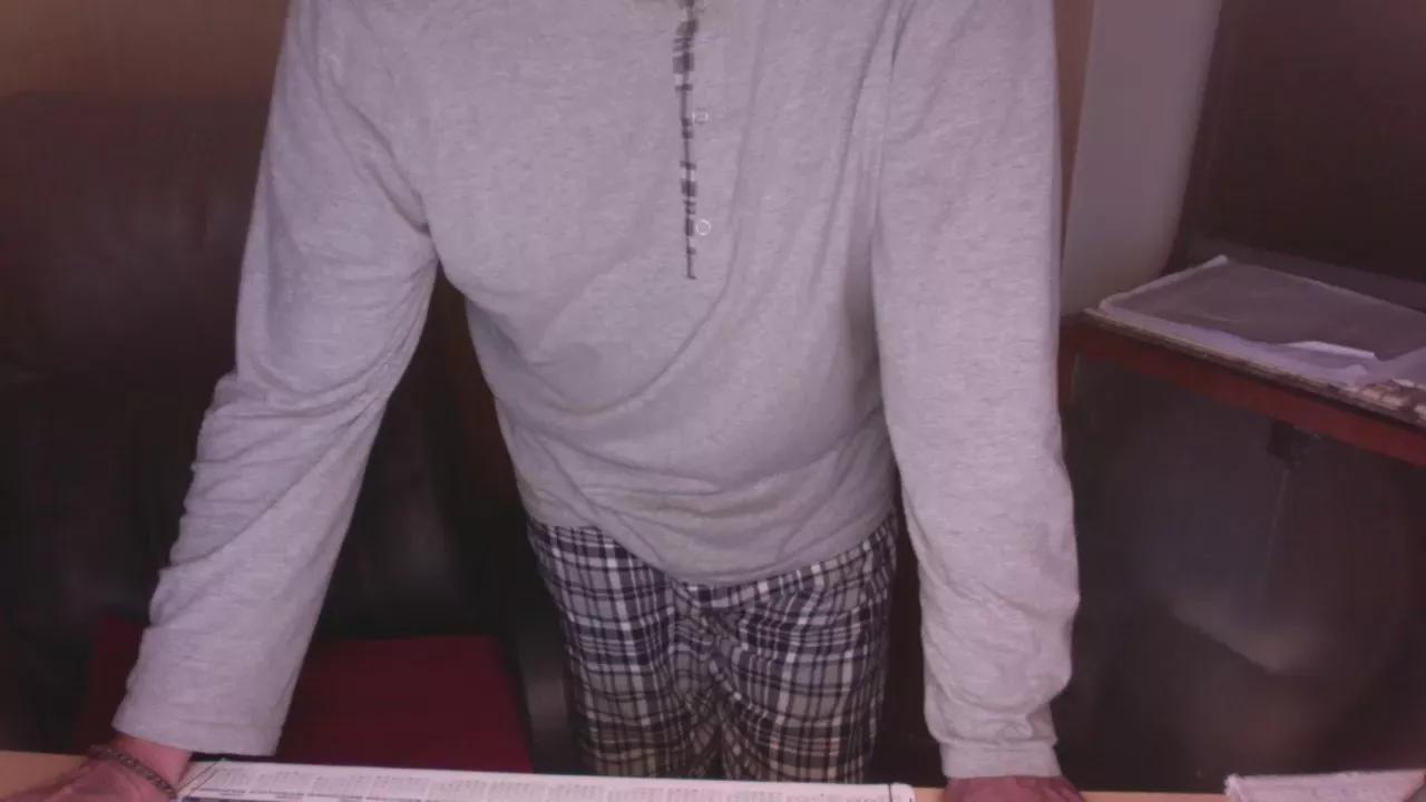 Luis18444 on Cam4 