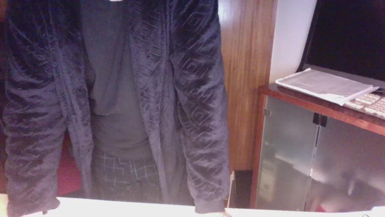 Luis18444 on Cam4 