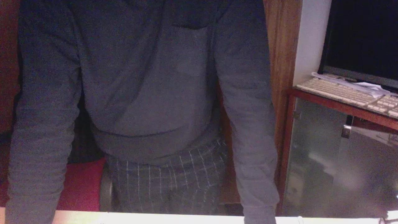 Luis18444 on Cam4 