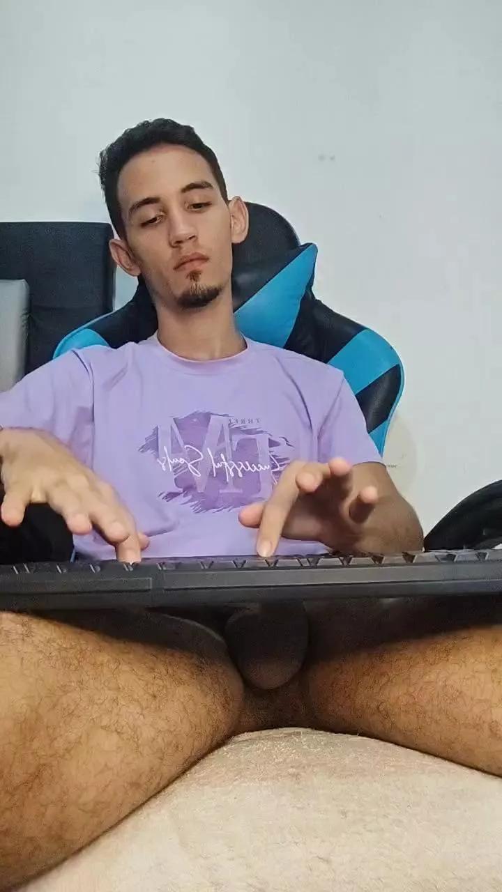 LuisRico30 on Cam4 