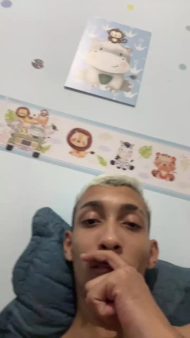 Luizfernandobbz on Cam4 