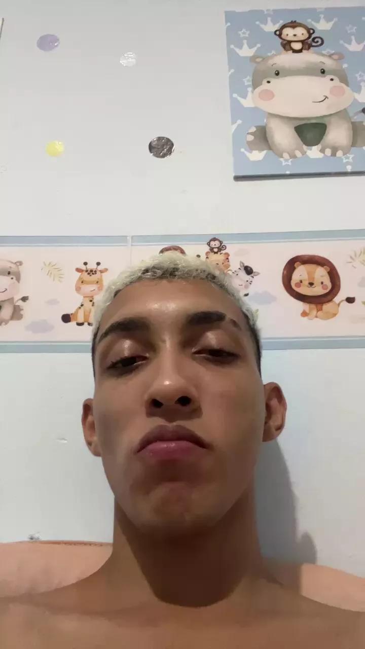 Luizfernandobbz on Cam4 