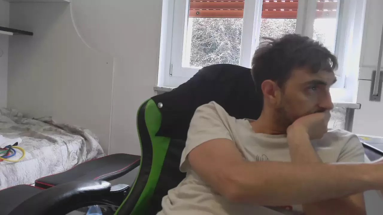 Offline lunghibiondi on Cam4