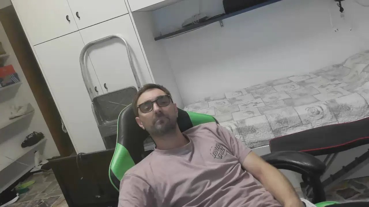 Offline lunghibiondi on Cam4