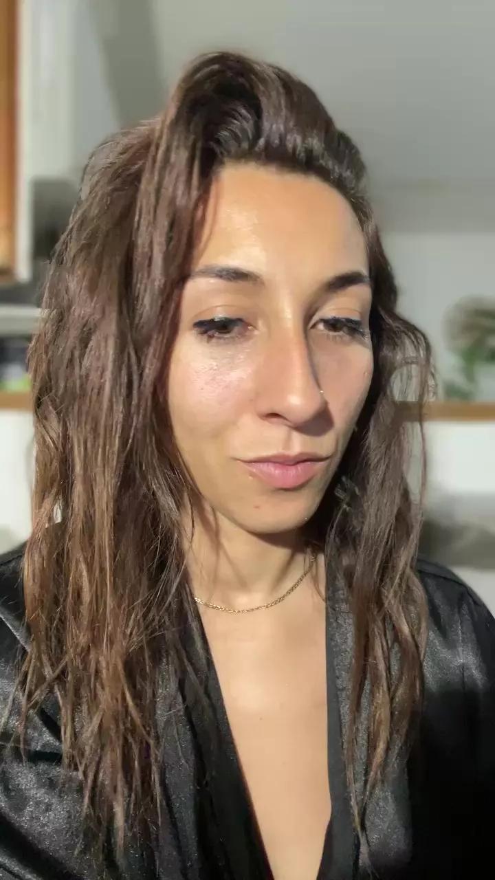 Lyly_laurensaa on Cam4 