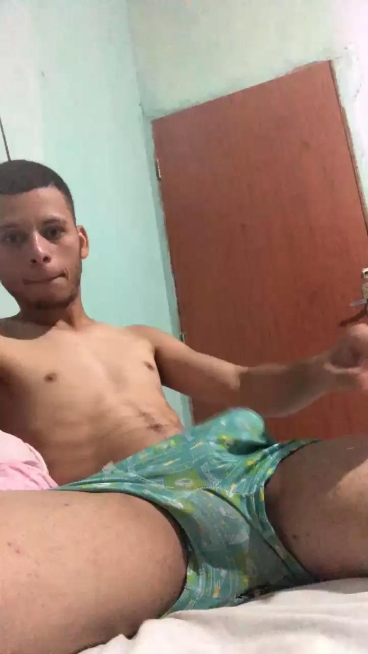 Magrinho2025 on Cam4 
