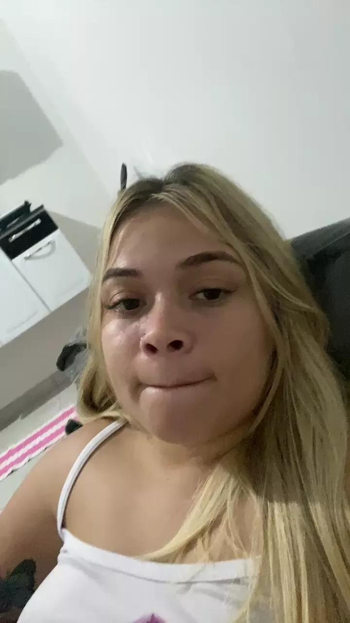 Maialoirinha on Cam4 