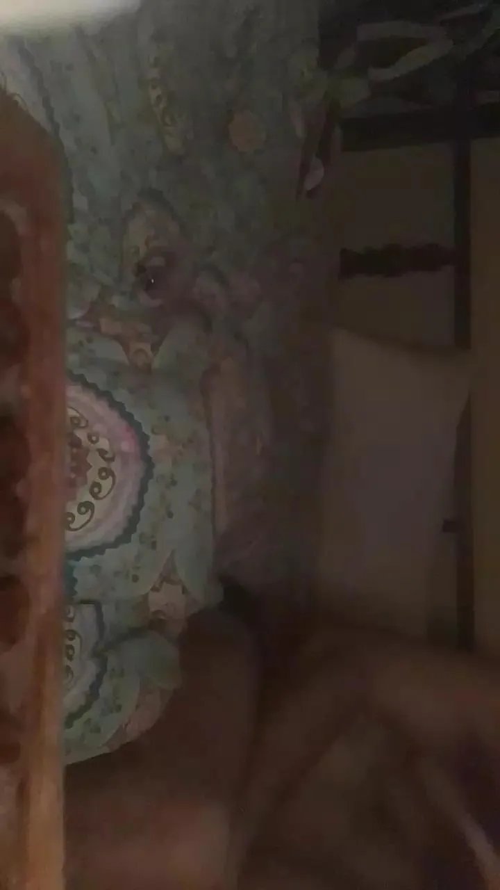 Offline Manez33 on Cam4