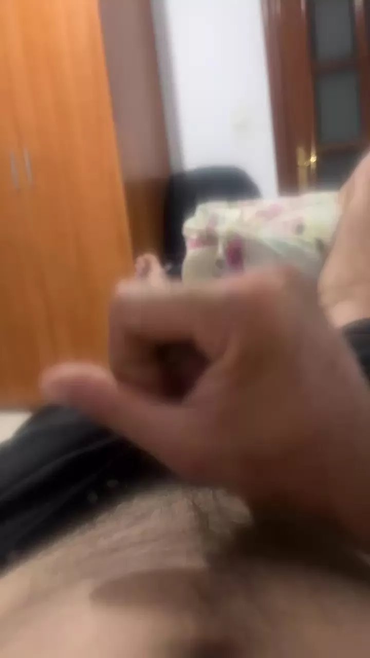 Offline Manez33 on Cam4