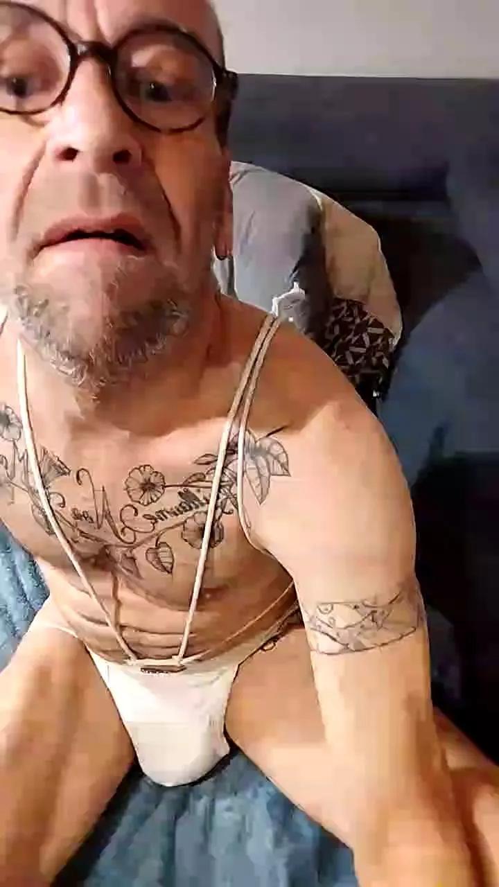 Marco24200 on Cam4 