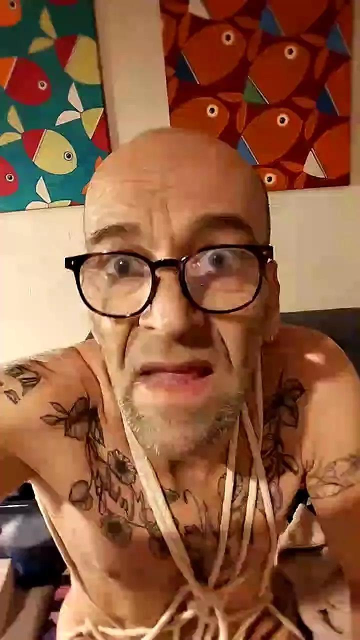 Marco24200 on Cam4 
