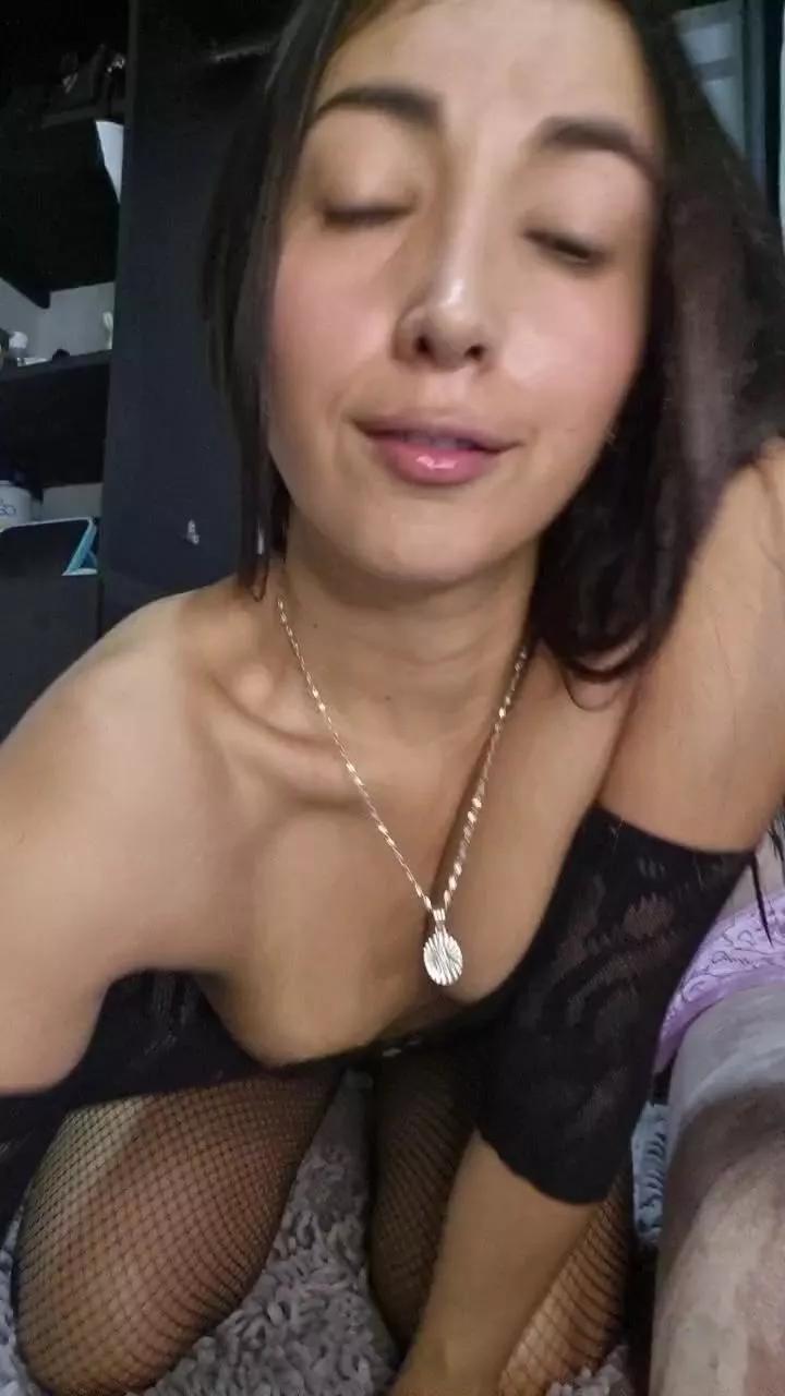 Marianne_S on Cam4 