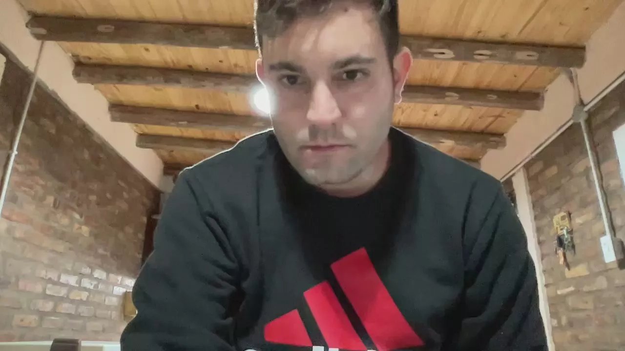 Offline Martin26264 on Cam4