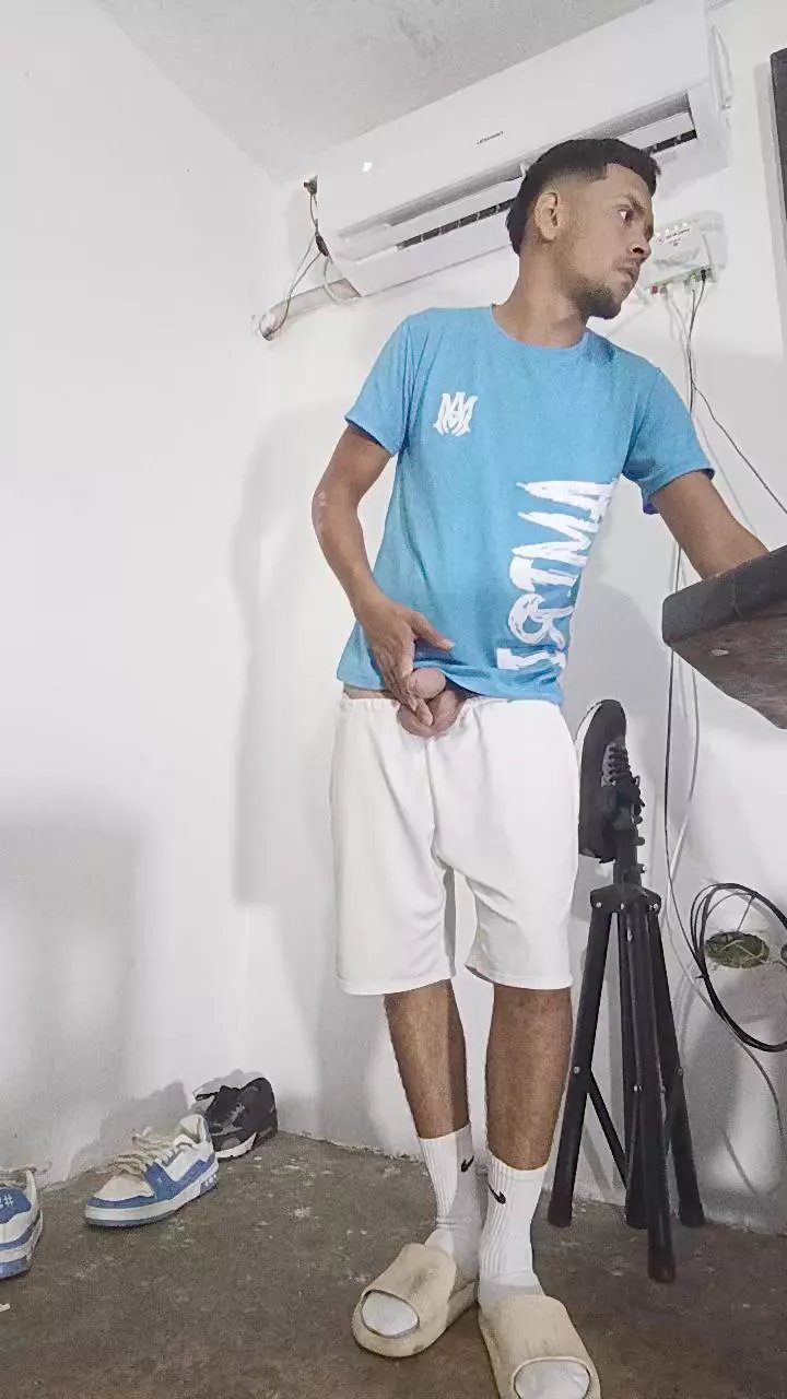 Offline Master_nickboy2 on Cam4