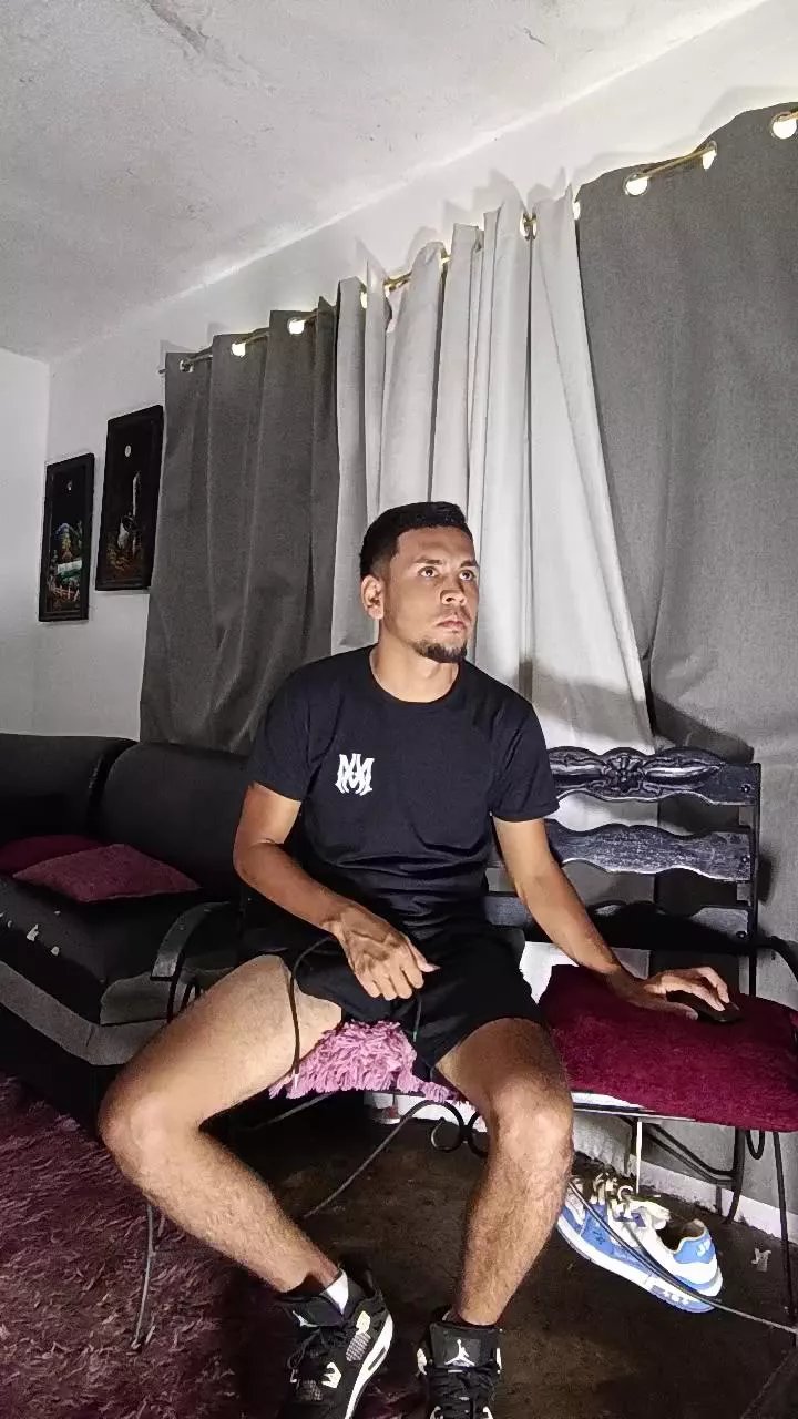 Offline Master_nickboy2 on Cam4