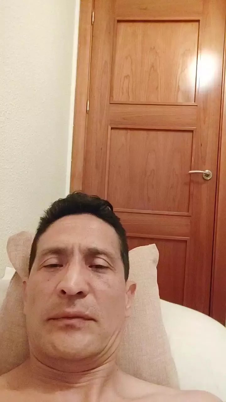 Offline mauro626 on Cam4