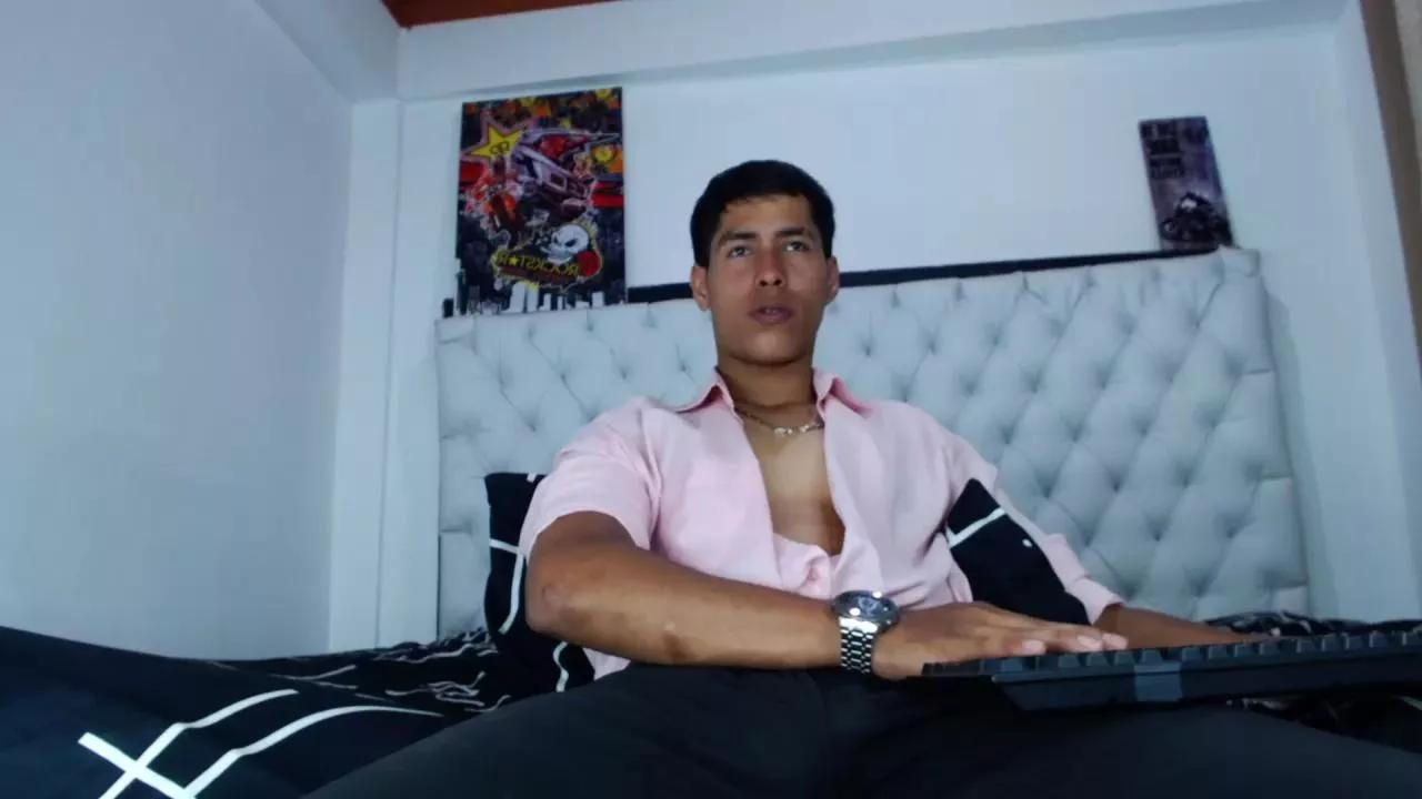 Max_padraig_ on Cam4 